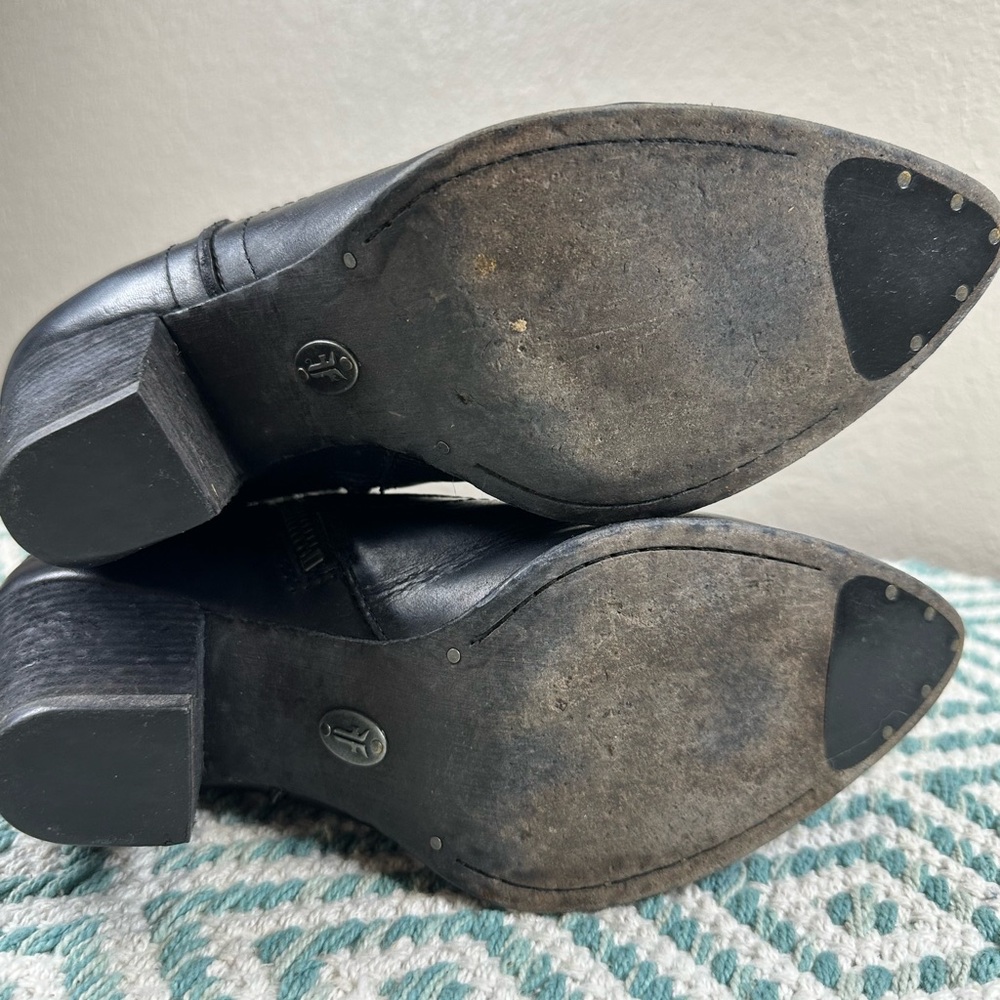 Frye Size 6.5 Renee Seam Black Leather Women's Ankle Booties - Picture 4 of 5